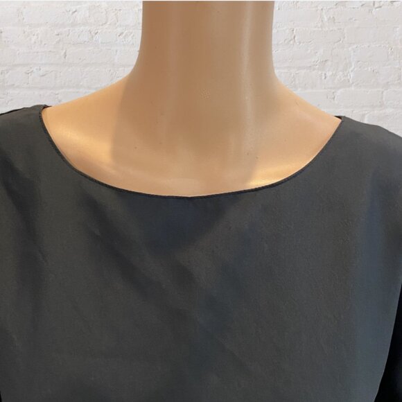 VINTAGE GIANNA -- Black Blouse, Pull Over with Scoop Neck and Cap Sleeves - Picture 4 of 12